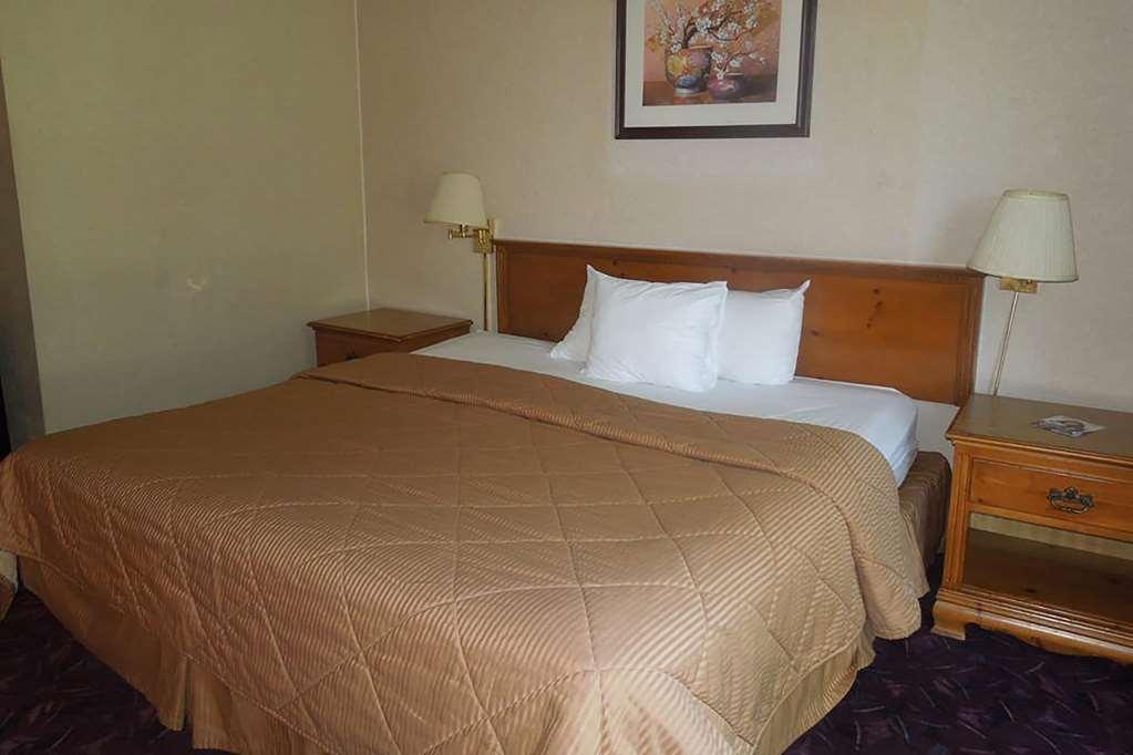 Baymont By Wyndham Northwood Motel Oda fotoğraf